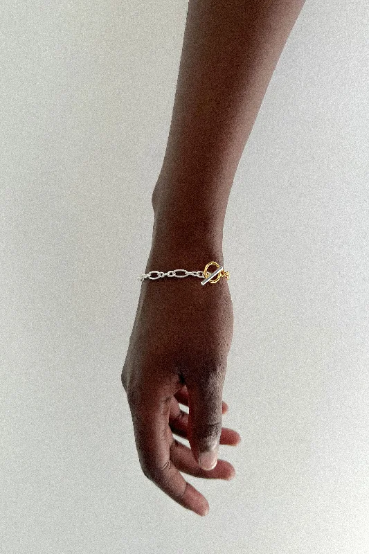 Comfortable Tops TWO-TONE FIGARO CHAIN BRACELET