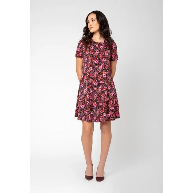 Street Graffiti Design Leota Women's Maci Short Sleeve Jersey Dress Purple Size Medium