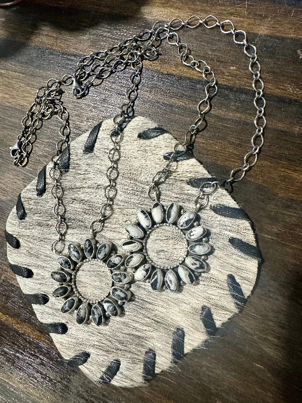 Elegant Outline White Buffalo Circle Stone Necklace