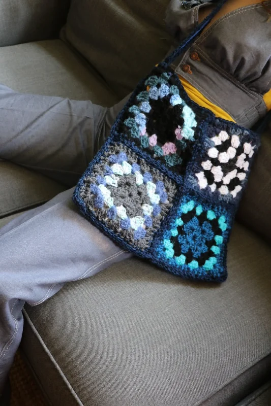 Independent design Carol Myer cross over bag  - Blue & White