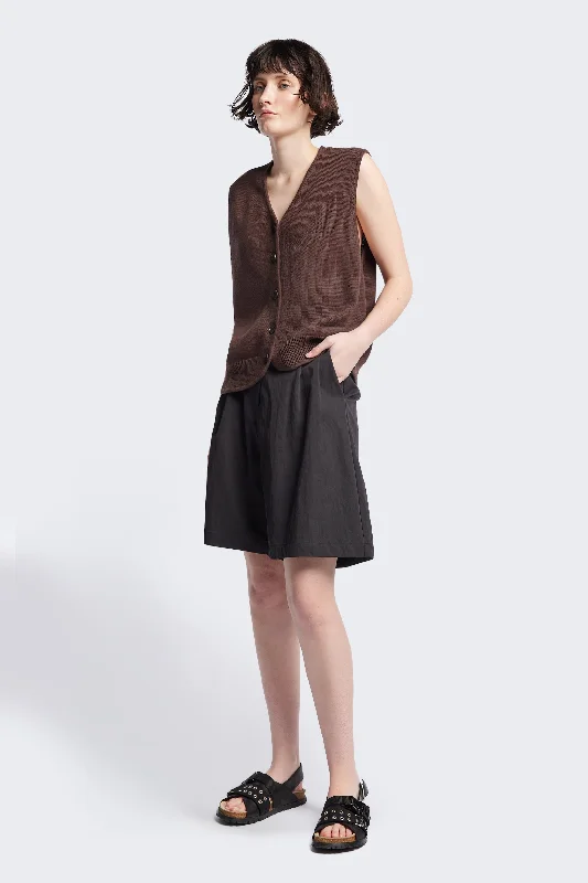 Fun and cute Depth Short Black
