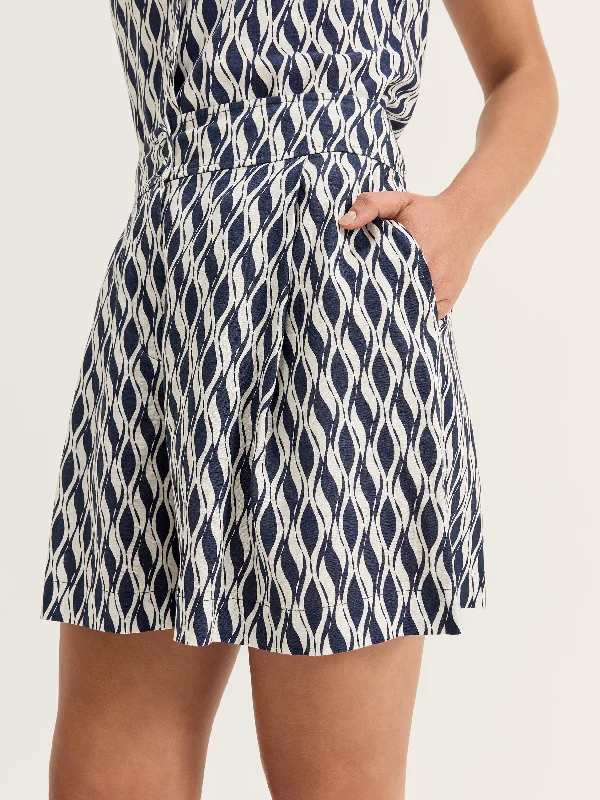 Retro Literary Style Trellis Short