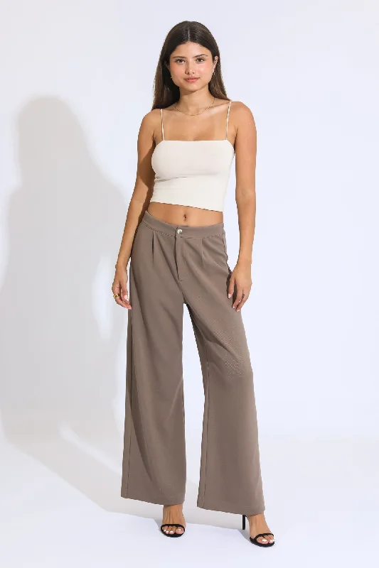 Effortless Dressing Aubrey Pleated Wide Leg Trousers - Wrinkle Resistant Light Brown