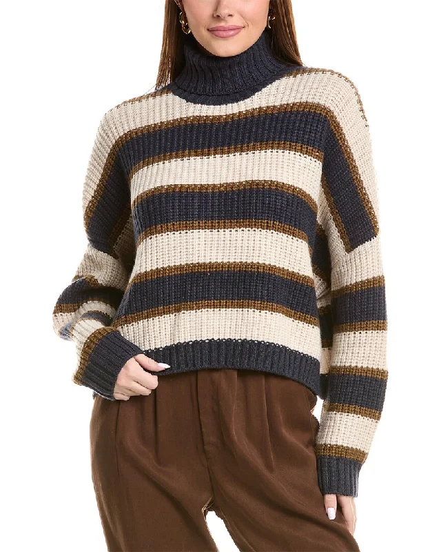 Trendy and versatile Brunello Cucinelli Cashmere Sweater
