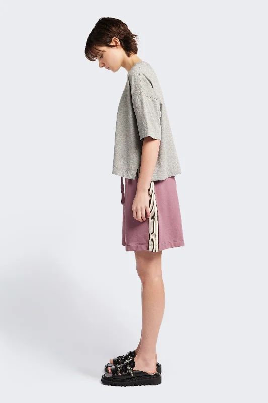 Trendy and versatile Absolve Short Grape