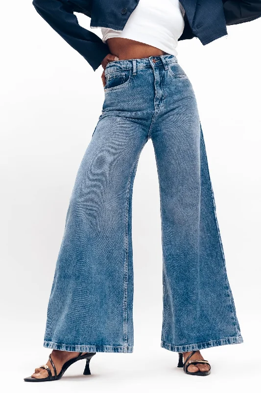 Body Design 90's Come Back Wide Flare Jeans